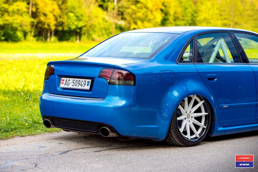 Детали экстерьера Audi RS4 Sedan on Vossen Wheels (VWS-1) 2016 года  (фото 9 из 24)